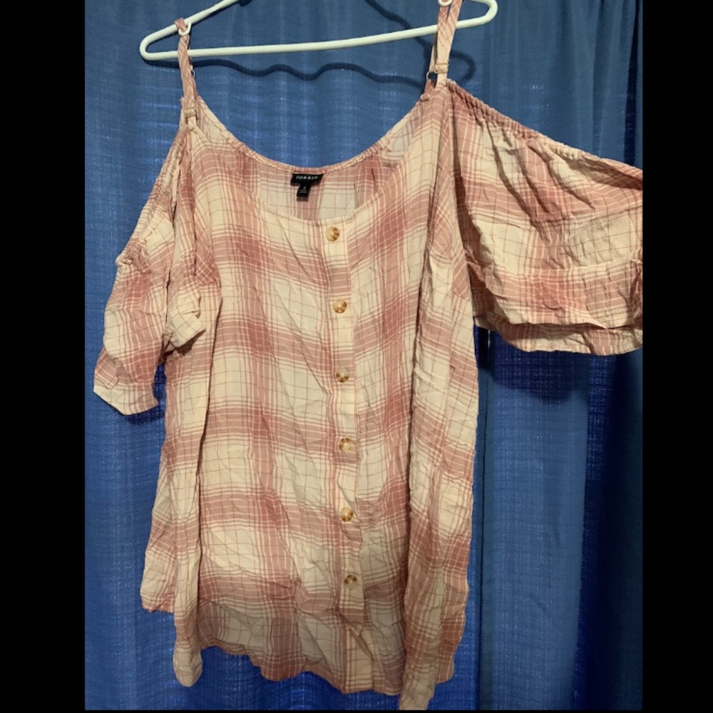 4x cold shoulder Torrid shirt